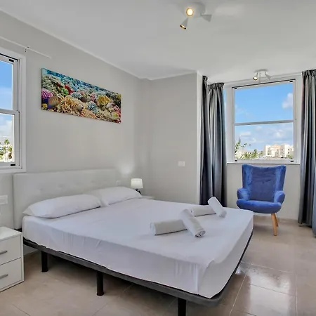 Sun And Green, Heated Pool, 3 Rooms, Air C Apartment *