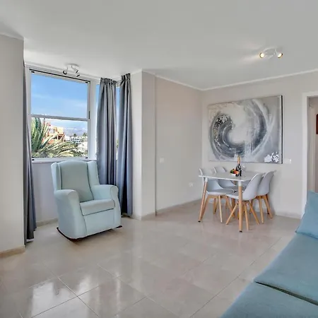 Sun And Green, Heated Pool, 3 Rooms, Air C Apartment