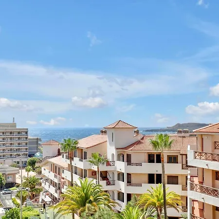 Sun And Green, Heated Pool, 3 Rooms, Air C Apartment *